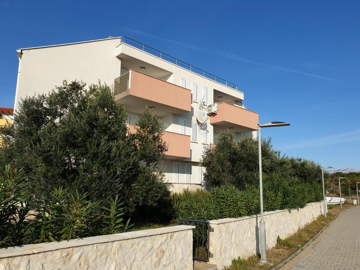 Summertime Apartmani Povljana Exterior foto