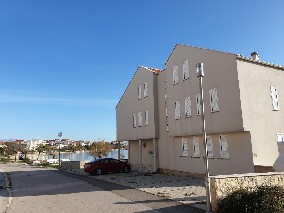 Summertime Apartmani Povljana Exterior foto